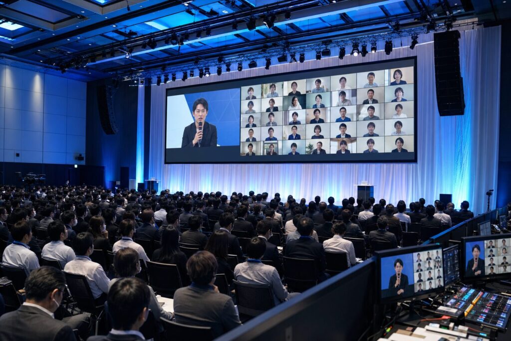 ハイブリッドイベント会場の全景写真